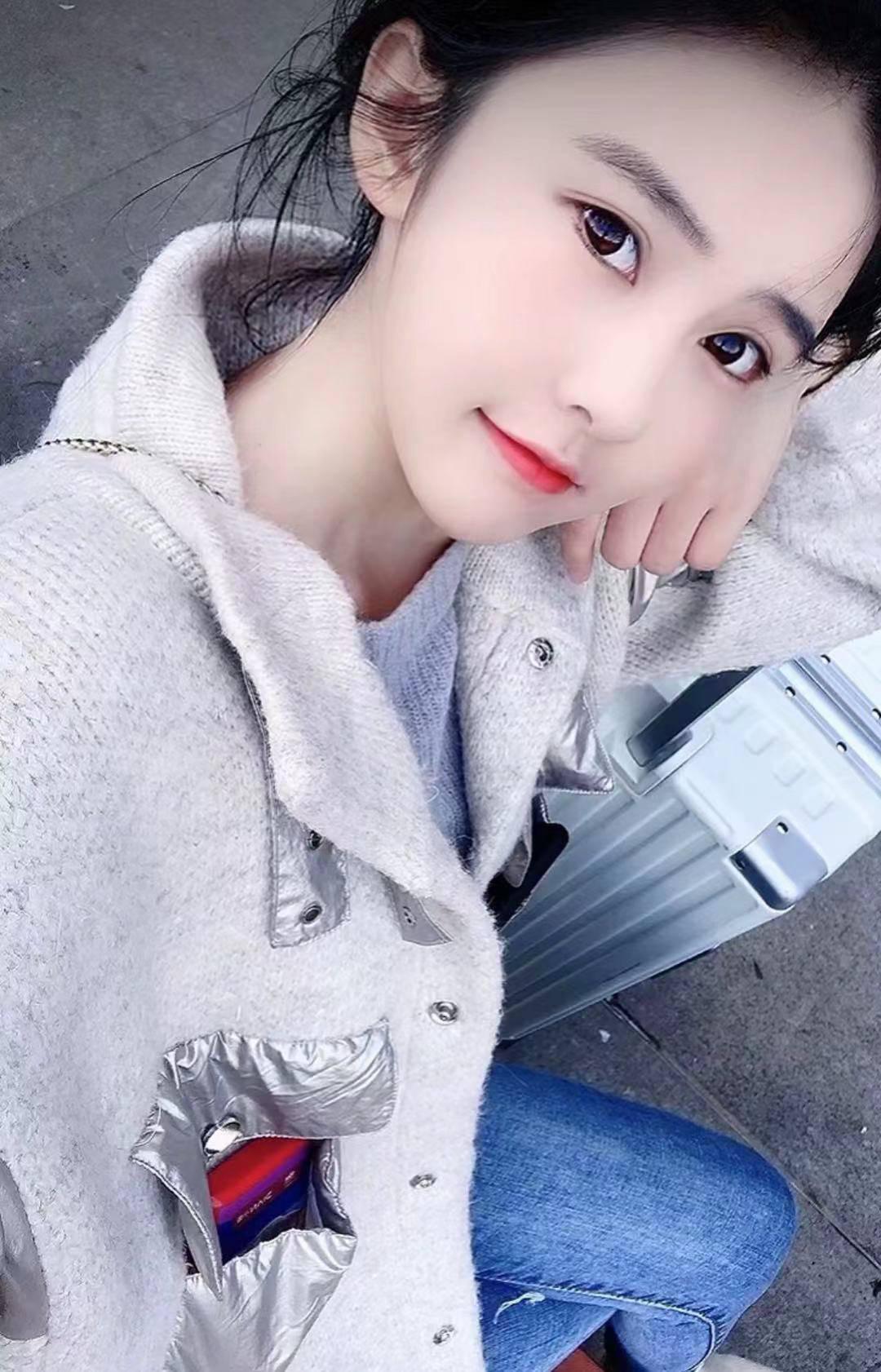 20岁的白幼瘦，全身上下都是纯纯的，脸蛋颜值可出道