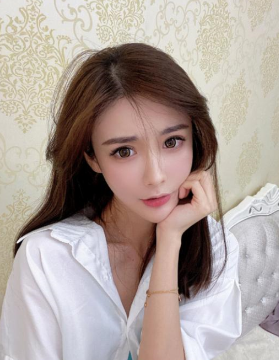 验证很走心的素颜女神媛媛洗鸡鸡